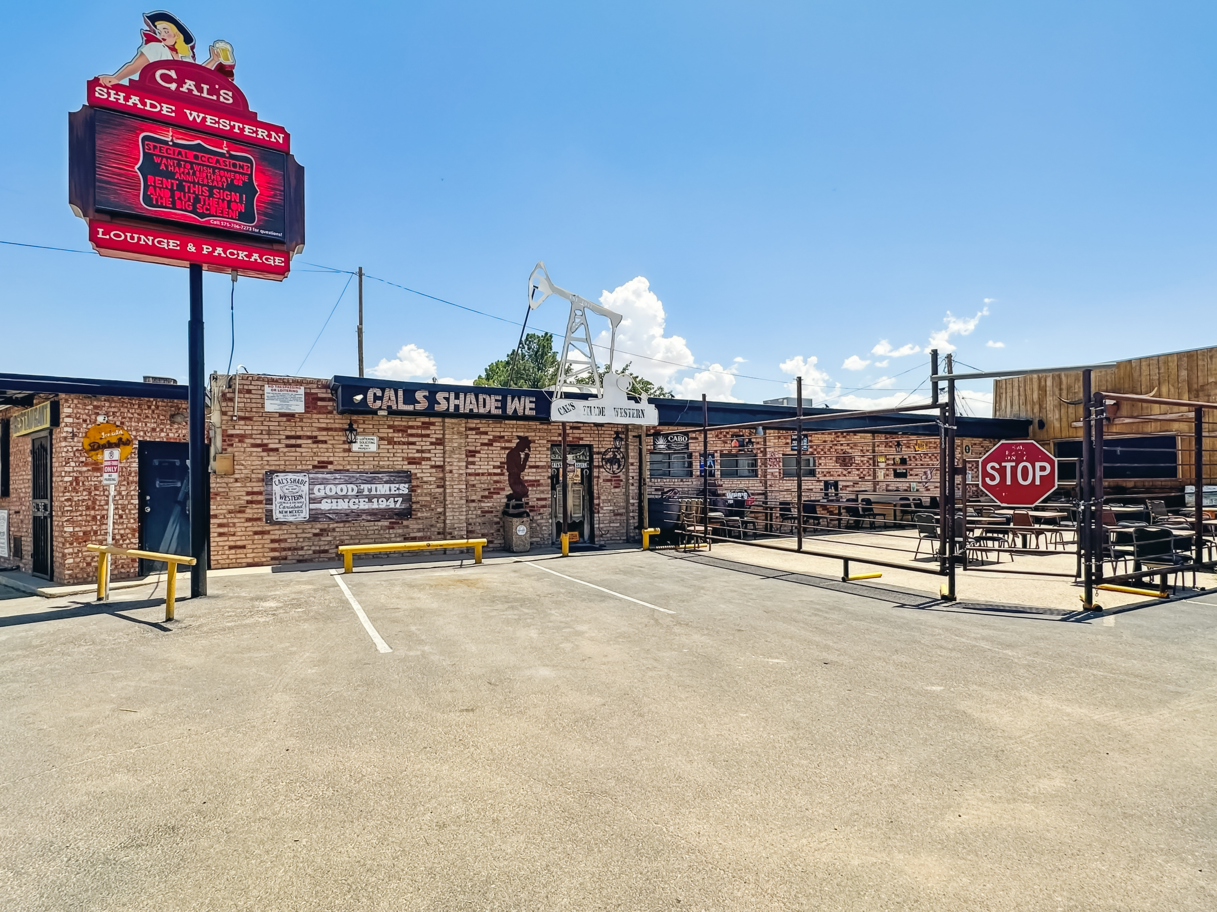 Cal's Shade Western Lounge & Package